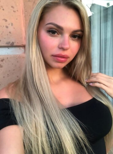 Rus Güzeli İrina Şimdi Çapa'da